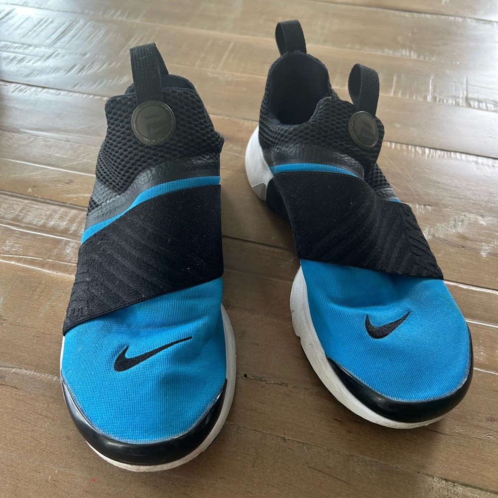Nike Kids Black and Bright Blue Slip-On Sneakers
